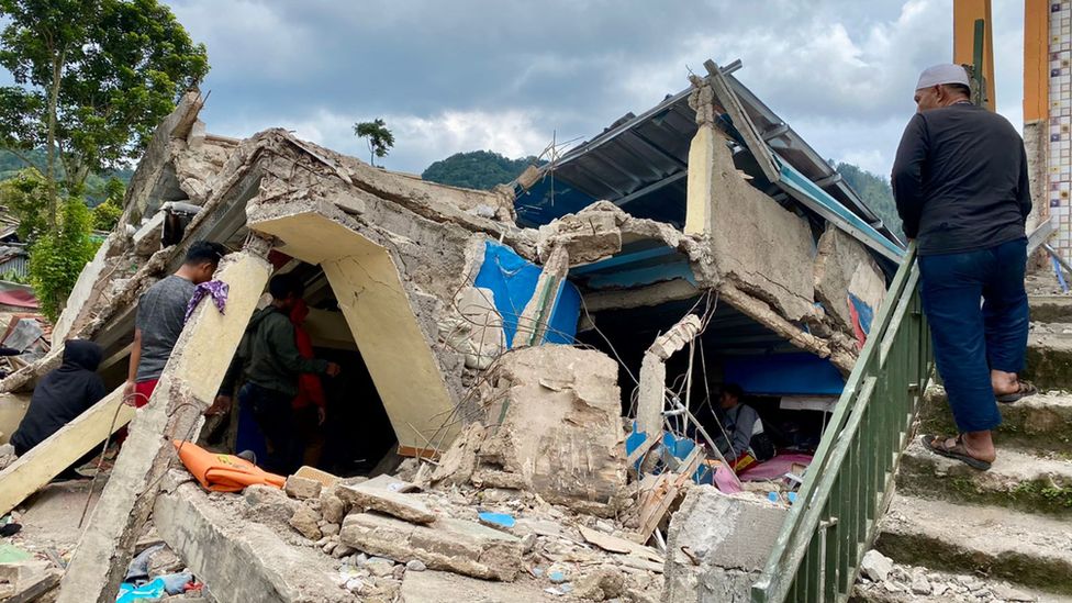 इन्डाेनेसियाकाे भूकम्पमा मर्नेकाे संख्या २६८ पुग्याे, मारिनेमा अधिकांश बालबालिका